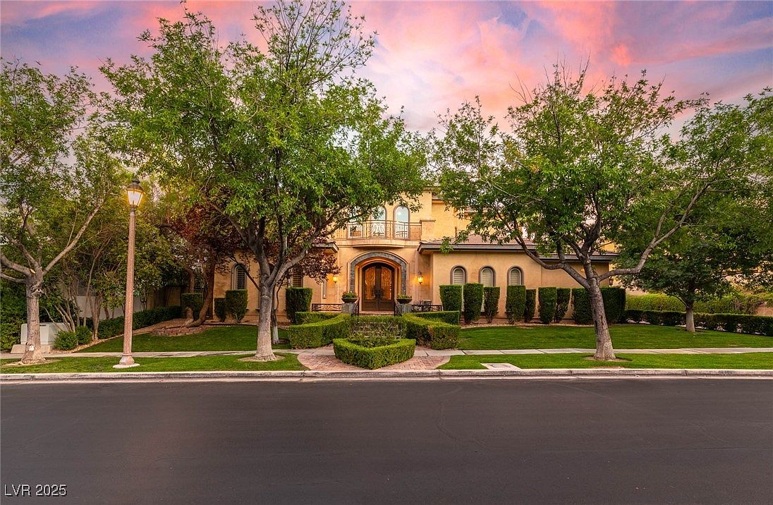 9505 Tournament Canyon Dr