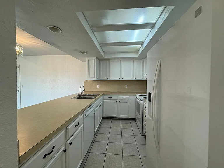 2215 NW 117th St — Photo 5