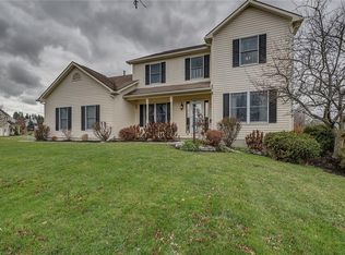 5084 Prairieview Dr, Camillus, NY 13031