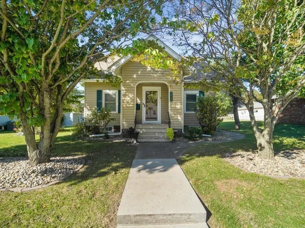 1615 Main St, Cedar Falls, IA 50613