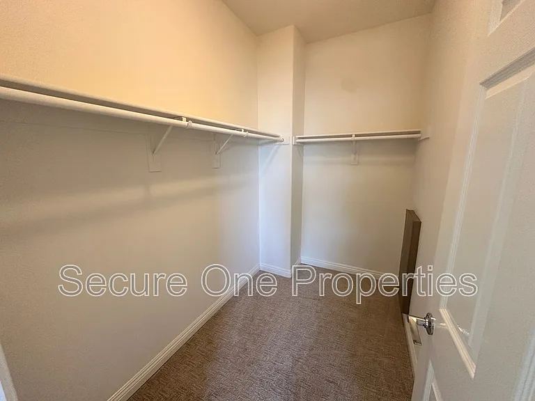 208 Riverdale Ct #715 — Photo 17