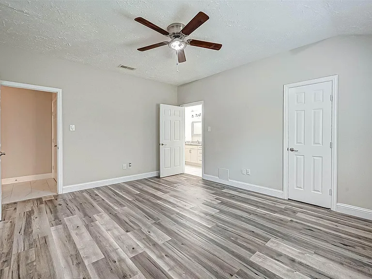 6802 Glenray Dr — Photo 21