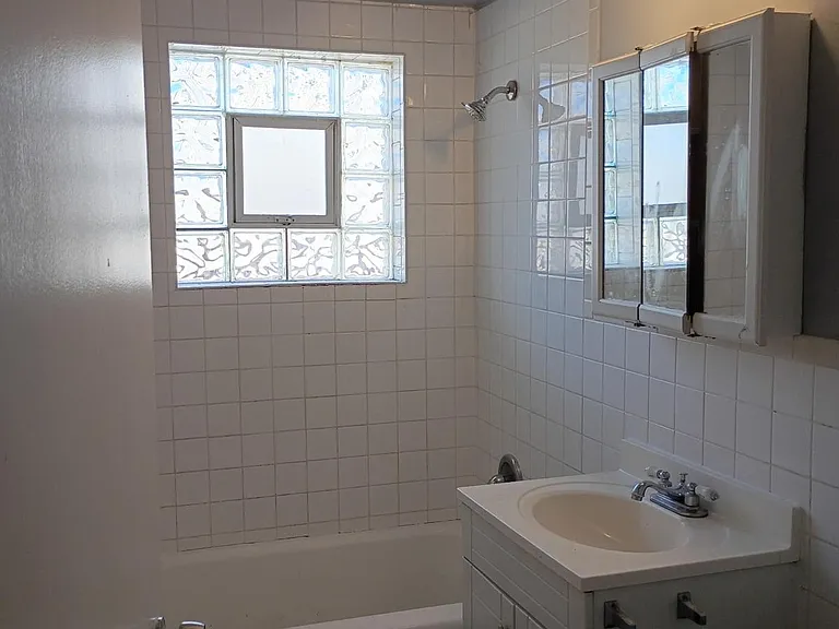 1117 Broadway Ave #3N — Photo 5
