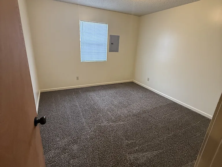 2404 McConnell Cir #8 — Photo 7
