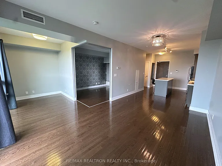 26 Norton Ave #1405 — Photo 8