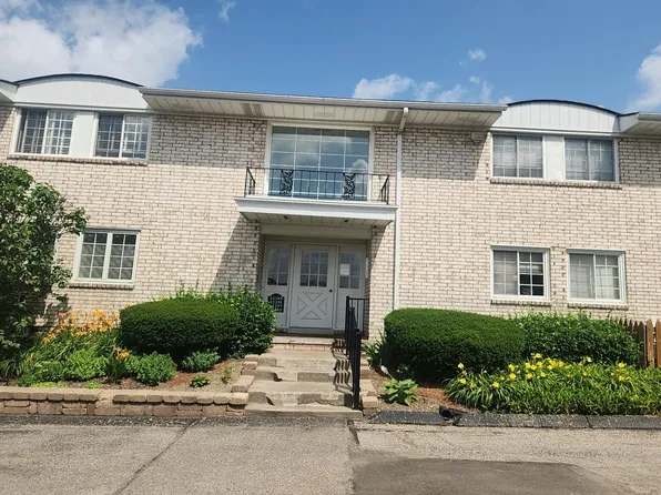 42297 Woodward Ave, Bloomfield Hills, MI 48304