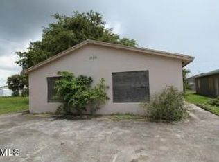 1068 Dr Martin Luther King Jr Blvd, Riviera Beach, FL 33404