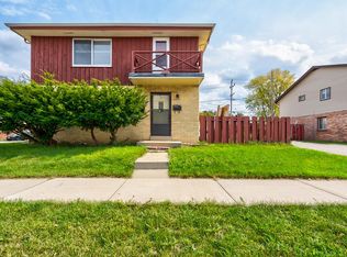5870 N 76th St #5872, Milwaukee, WI 53218