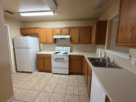 3rd image of 502 N Clinton Ave APT A