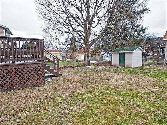 5th image of 404 Vernon St