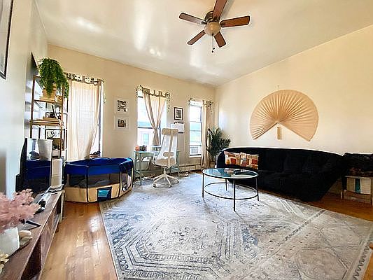 1st image of 262 W 132nd St #3