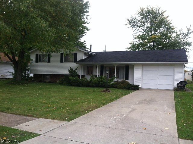 1st image of 1829 E Skyline Dr