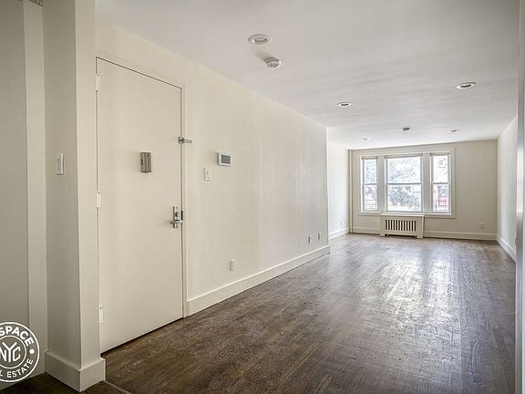 4th image of 3067 49th St APT 1N