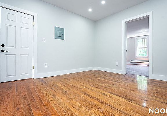3rd image of 316 Hart St #3F