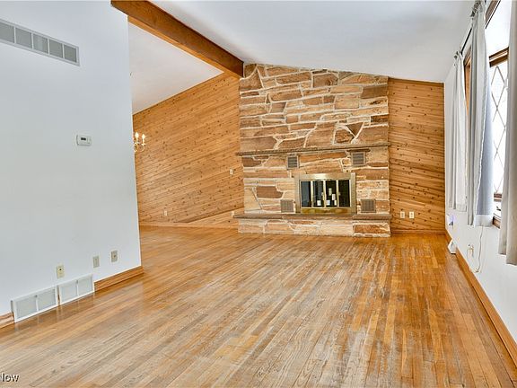 5th image of 3825 Woodside Dr NW