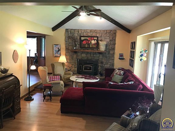 2nd image of 2929 SE Meadowview Dr