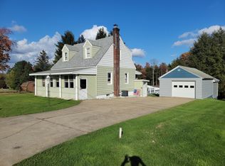 907 Plymouth Rd, Saint Marys, PA 15857