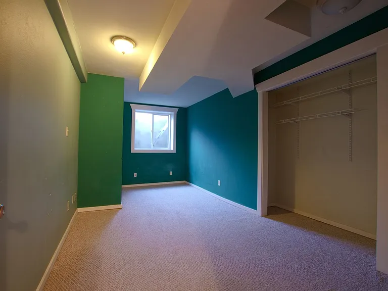 715 N Forest St — Photo 8