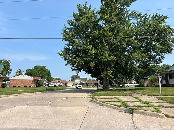 5th image of 18210 Winwood Ave