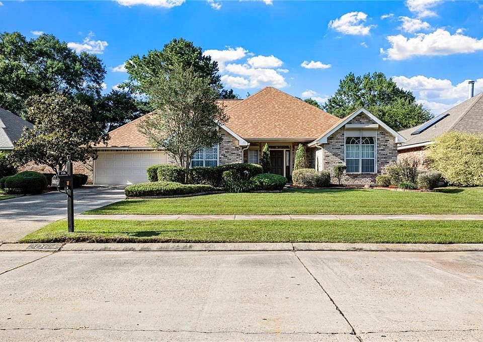 1st image of 206 Amanda Dr