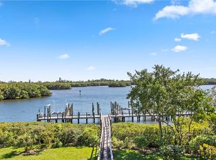 1064 Paseo Del Rio NE #17, Saint Petersburg, FL 33702