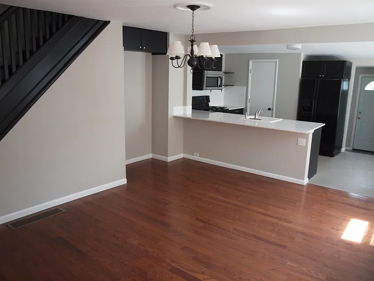 4377 Manayunk Ave — Photo 3