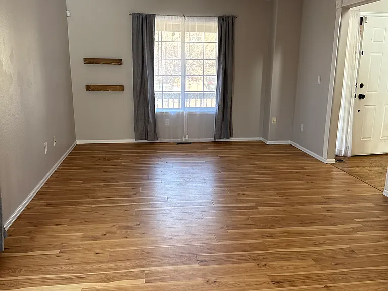 571 Fox Run Cir — Photo 6
