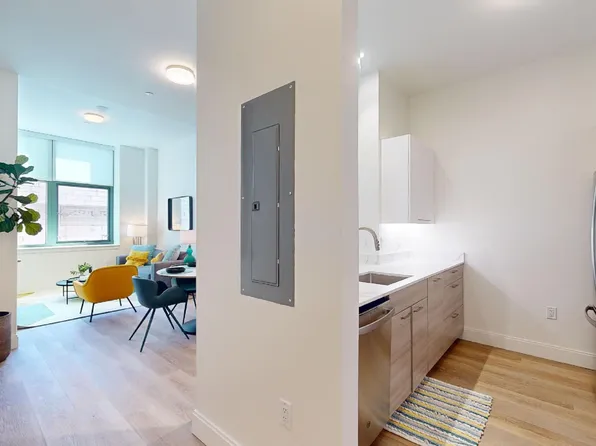 1083 Commonwealth Ave #205, Boston, MA 02215