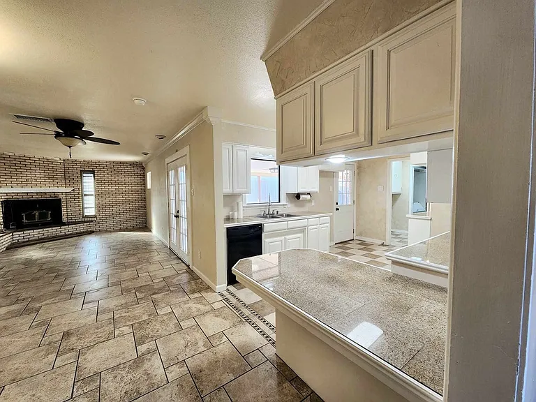 2905 Byron Ave — Photo 13