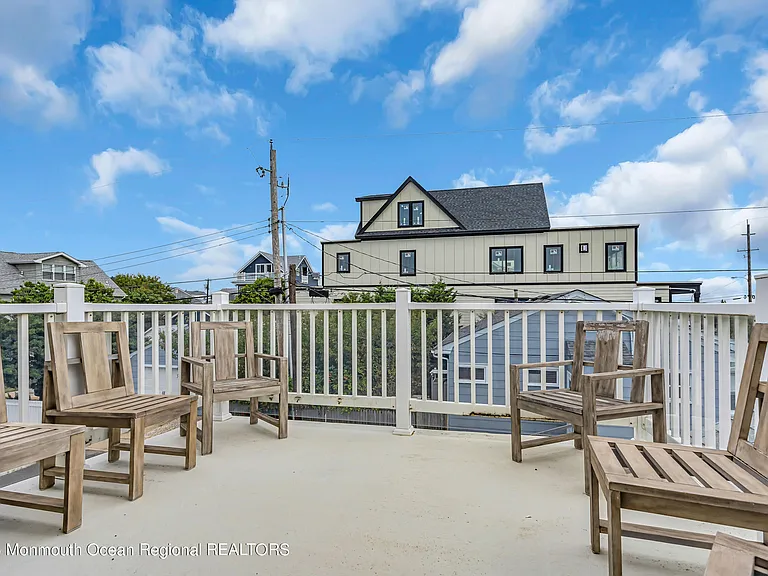 228 Ocean Ave — Photo 31