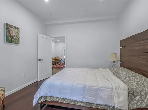 1324 Eastern Parkway image 17 of 37