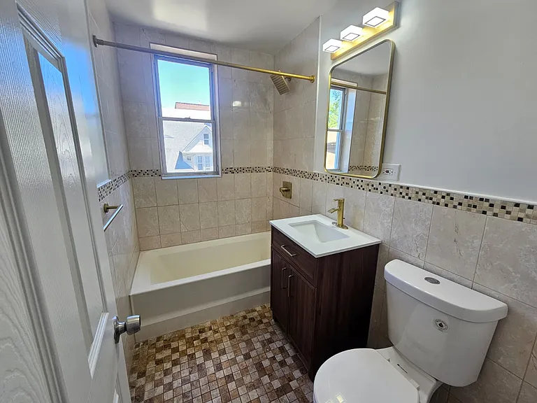 317 William St #2D — Photo 10