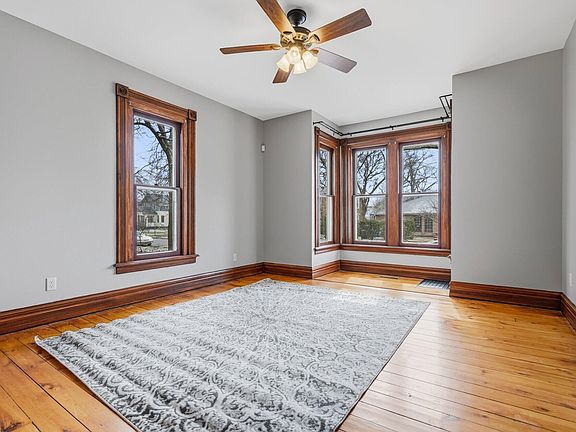 4th image of 442 W Dutton St
