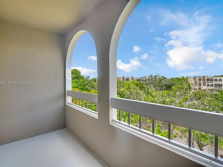 8101 Camino Real #402 — Photo 28