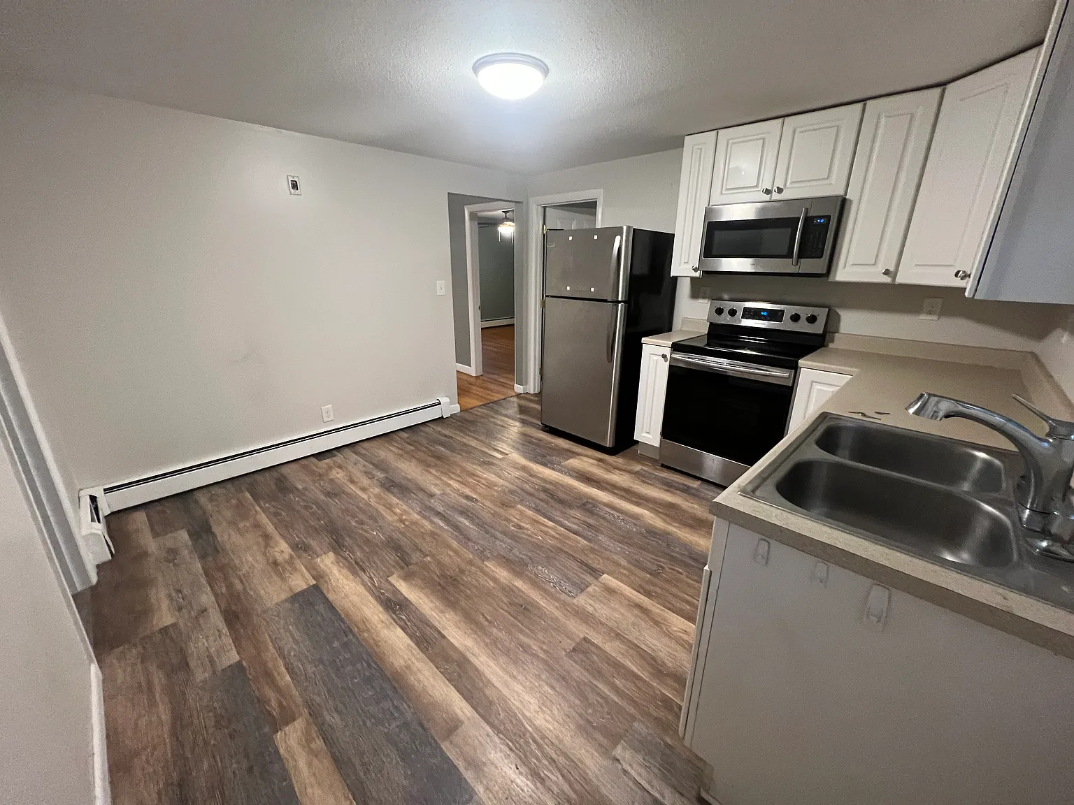 2 bed, 800 sqft, $2,550 — Photo 2