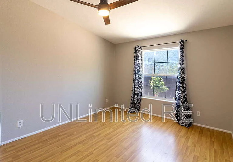 1679 W Stephen Dr — Photo 14