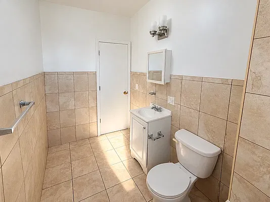 Bathroom, photo 2