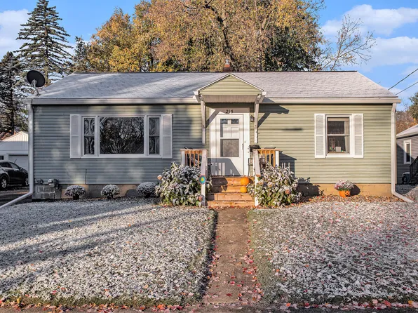 215 East Dr, Marshall, MI 49068