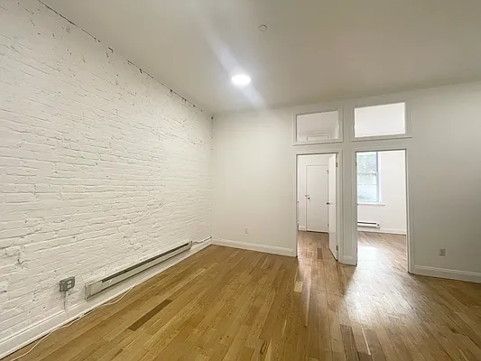 Rented by Meraki Realty LLC | media 4