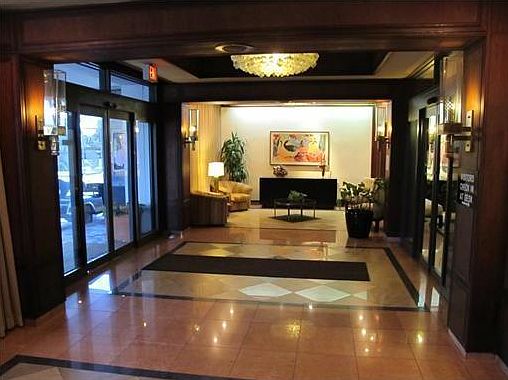 4th image of 600 NE 36th St APT 1814