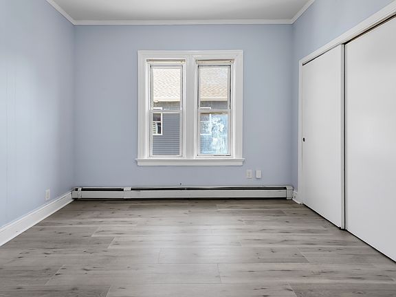 3rd image of 62 Glenham St APT 2