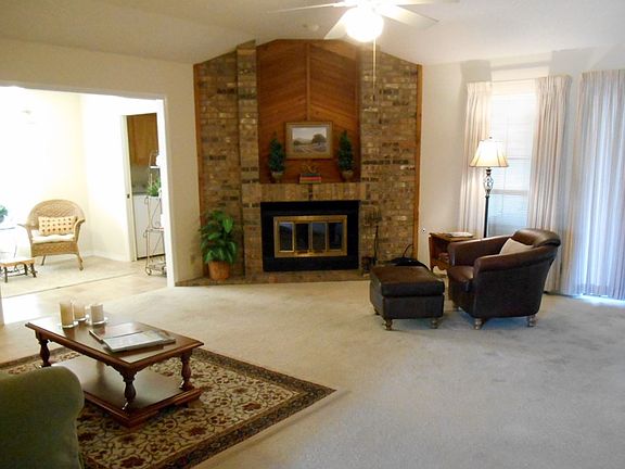 5th image of 3605 Briargrove Ln