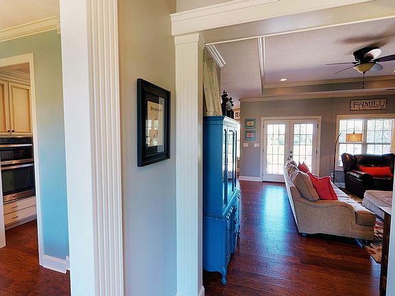 2nd image of 1014 Carmen Dr