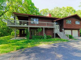 14 Crestview Dr, Ingleside, IL 60041