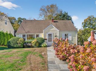 24 Beverly Rd, Mount Kisco, NY 10549