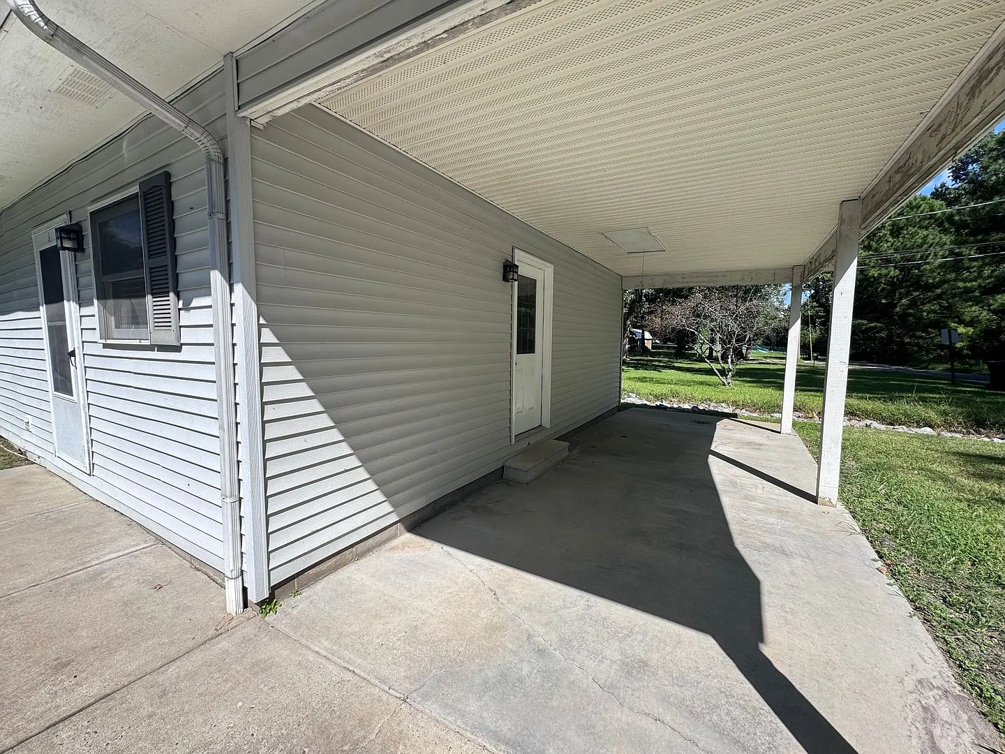 129 Herzog Ln — Photo 2