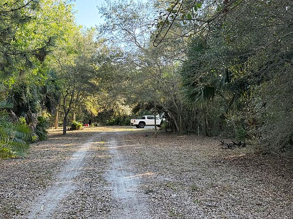 4th image of 16556 Rustic Road