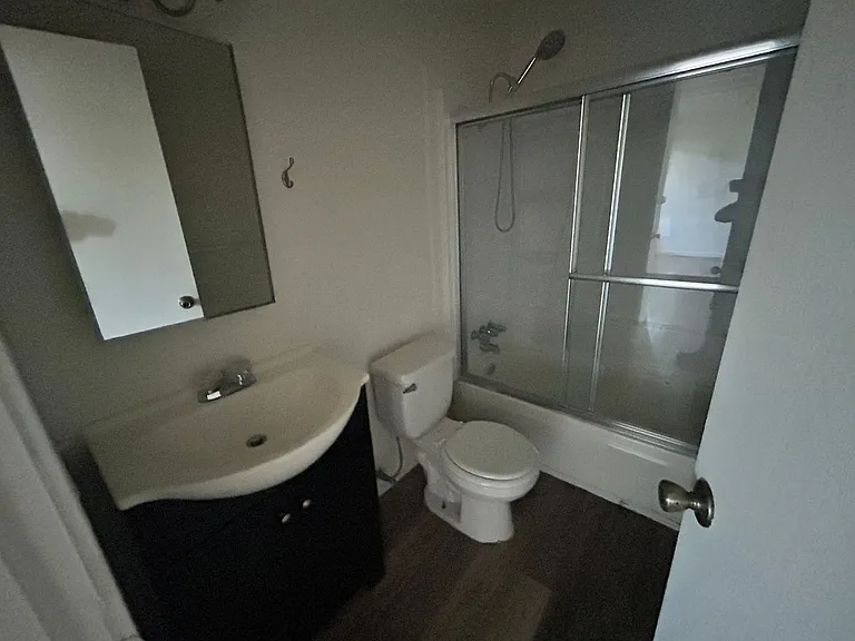 610 E Pine St — Photo 11