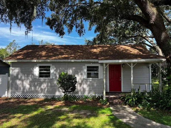 495 Fern Ave, Tavares, FL 32778