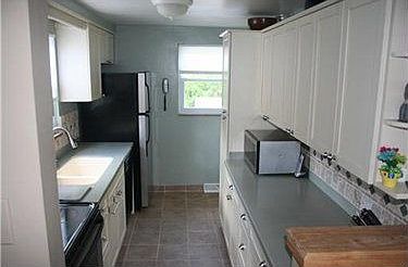 5th image of 270 Bluemont Dr